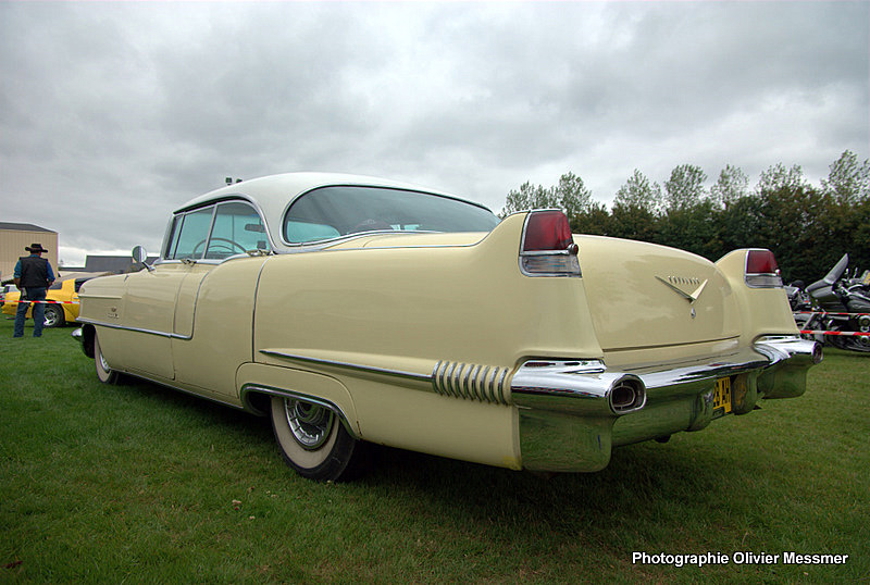 Cadillac Sedan Deville forties.DNG-1